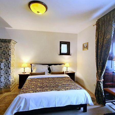 Vila Leonida - Resort Leonida บุชเตนี ภายนอก รูปภาพ
