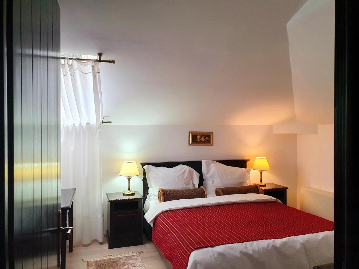 Vila Leonida - Resort Leonida บุชเตนี ภายนอก รูปภาพ