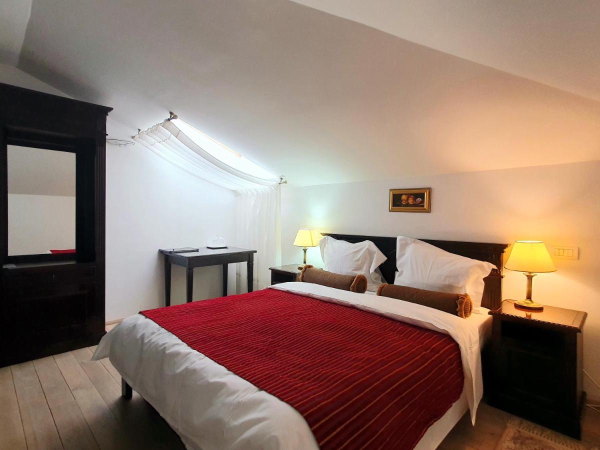 Vila Leonida - Resort Leonida บุชเตนี ภายนอก รูปภาพ