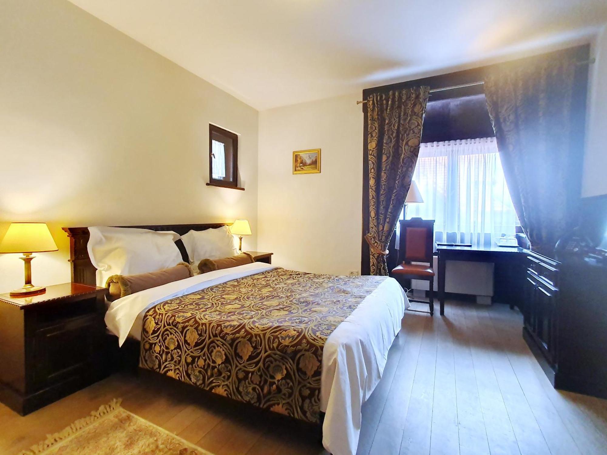 Vila Leonida - Resort Leonida บุชเตนี ภายนอก รูปภาพ