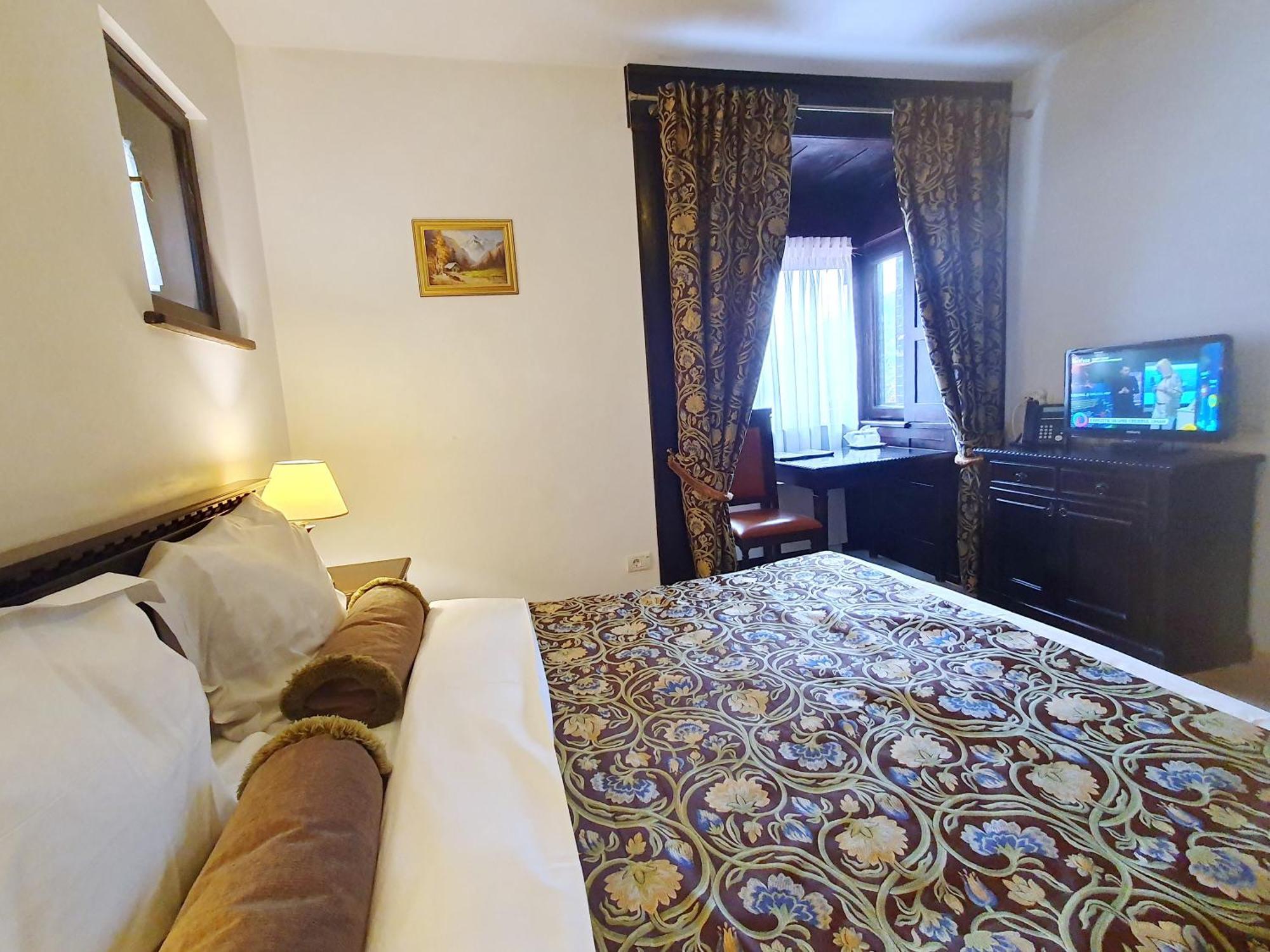 Vila Leonida - Resort Leonida บุชเตนี ภายนอก รูปภาพ