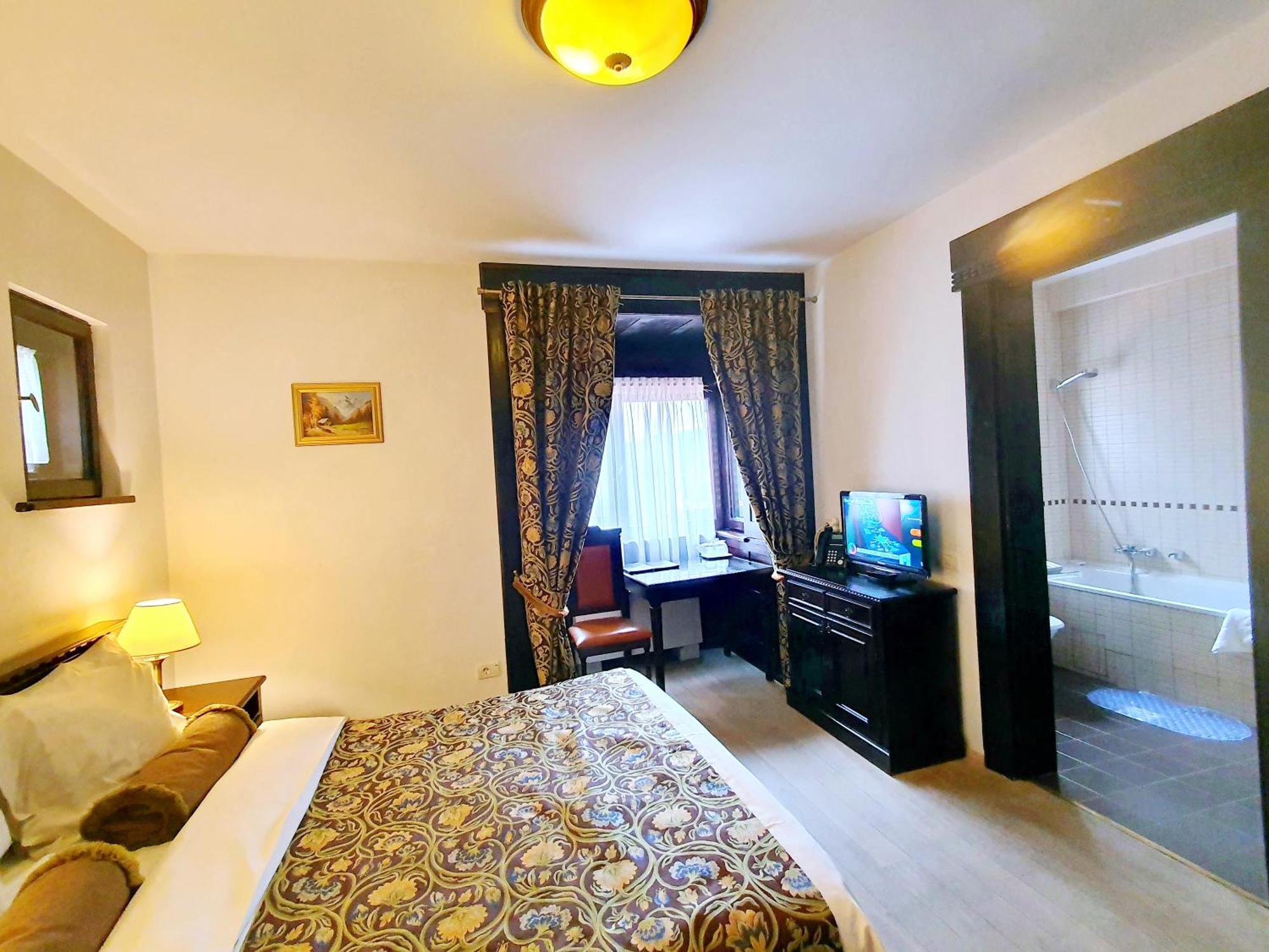 Vila Leonida - Resort Leonida บุชเตนี ภายนอก รูปภาพ