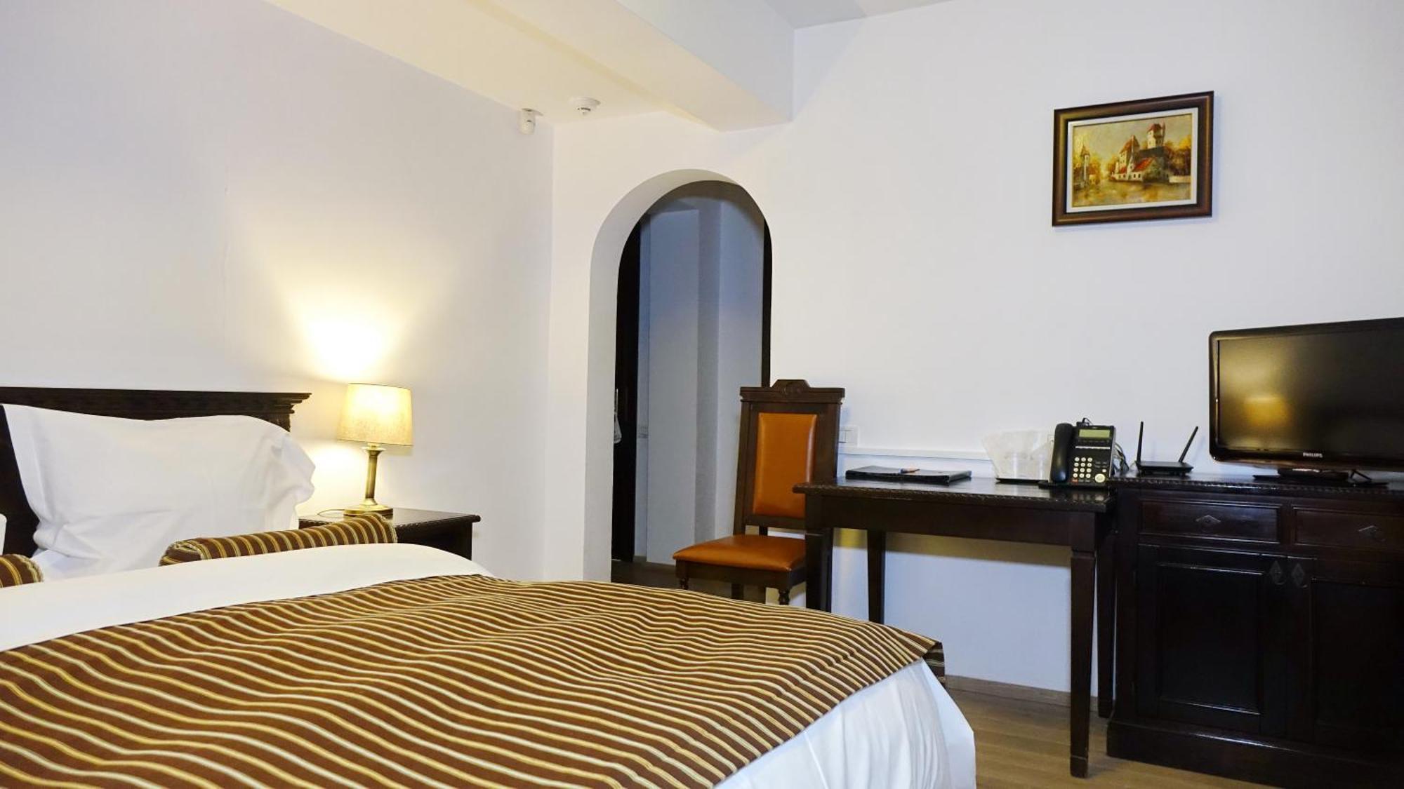 Vila Leonida - Resort Leonida บุชเตนี ภายนอก รูปภาพ