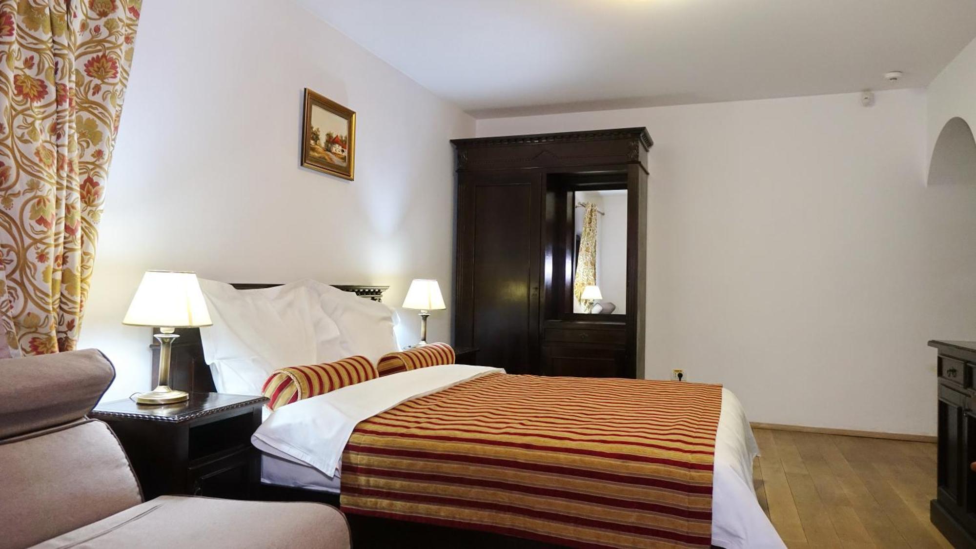Vila Leonida - Resort Leonida บุชเตนี ภายนอก รูปภาพ