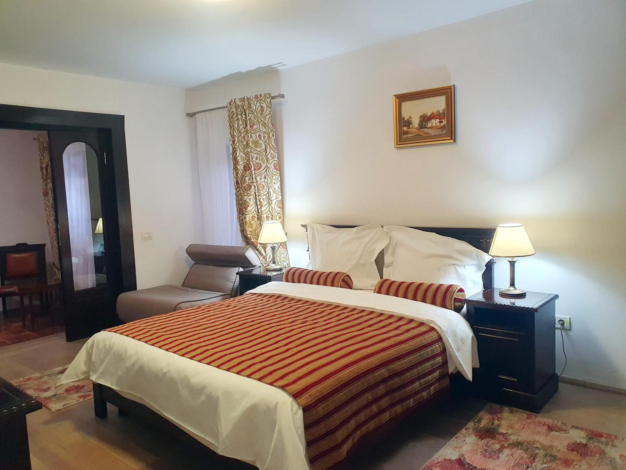 Vila Leonida - Resort Leonida บุชเตนี ภายนอก รูปภาพ