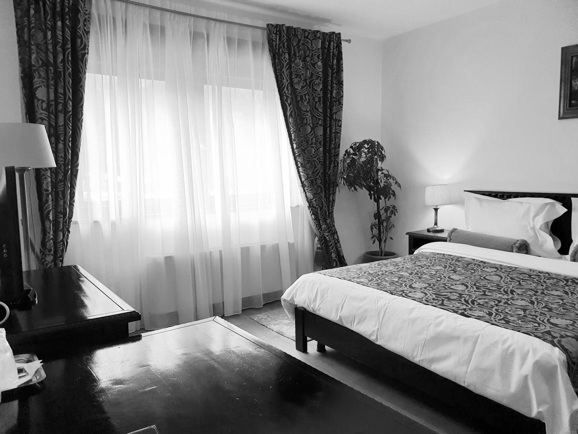 Vila Leonida - Resort Leonida บุชเตนี ภายนอก รูปภาพ