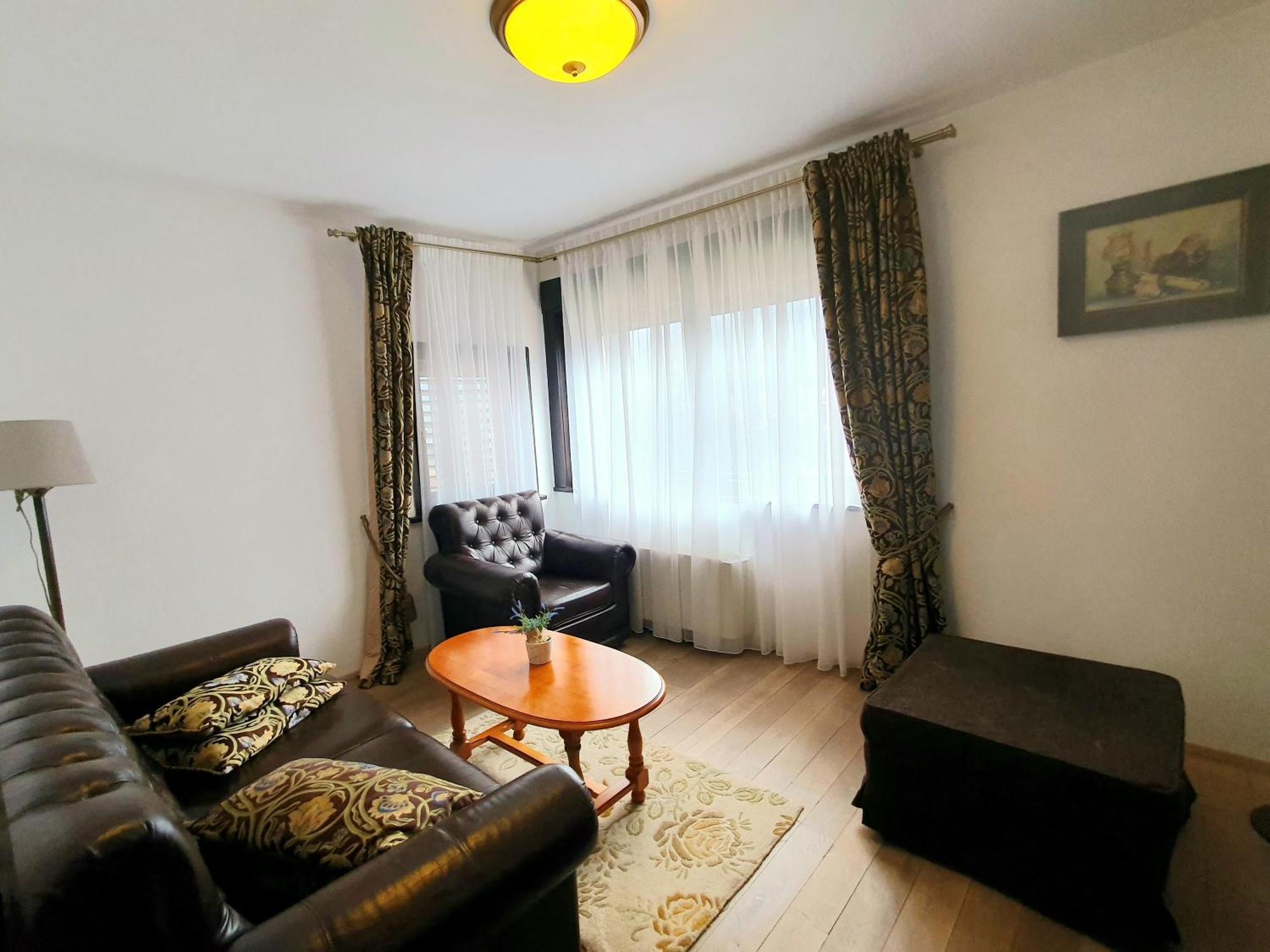 Vila Leonida - Resort Leonida บุชเตนี ภายนอก รูปภาพ