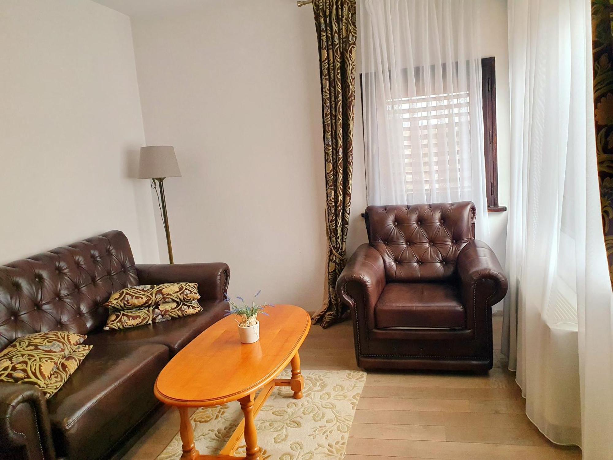 Vila Leonida - Resort Leonida บุชเตนี ภายนอก รูปภาพ