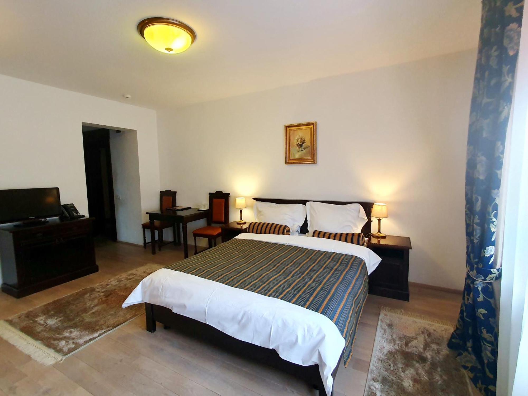Vila Leonida - Resort Leonida บุชเตนี ภายนอก รูปภาพ