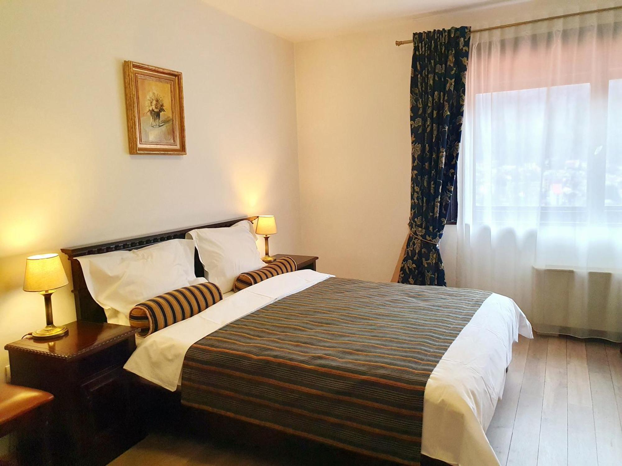 Vila Leonida - Resort Leonida บุชเตนี ภายนอก รูปภาพ